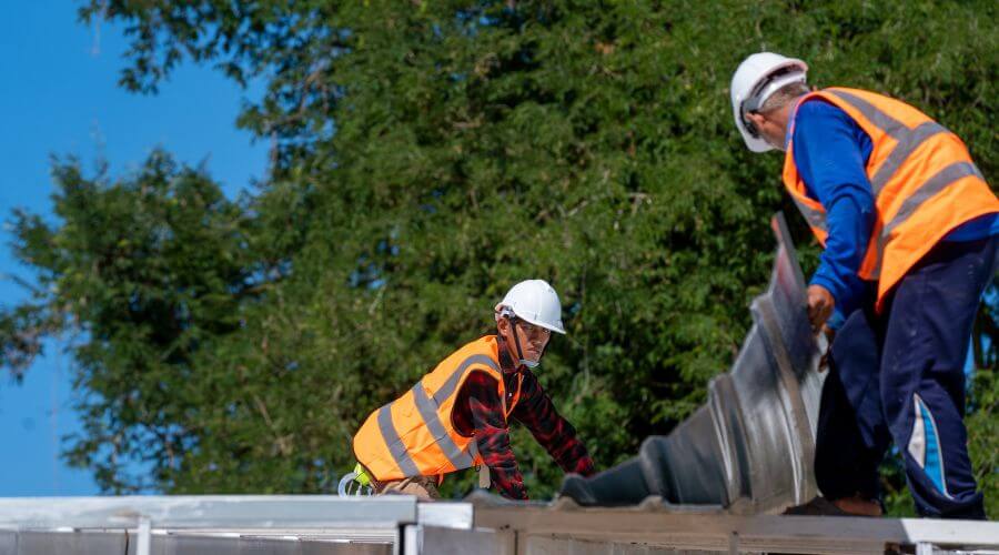 Professional gutter cleaning in Mattawan, MI